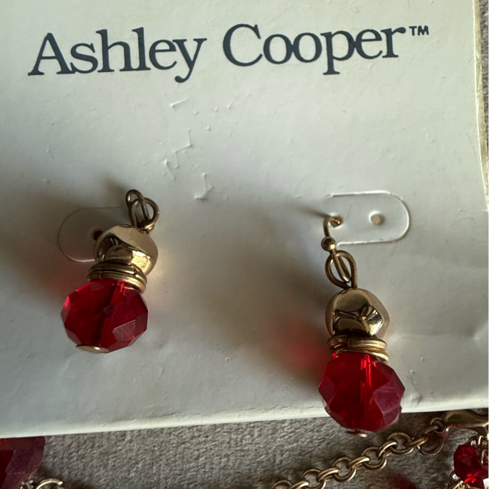 Ashley Cooper Red and Gold Necklace Set - Picture 5 of 7